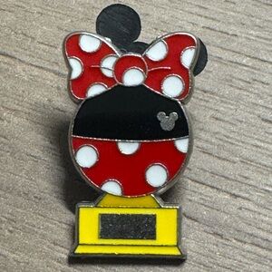 5/$25 Disney‎ Minnie Mouse Trophy Pin